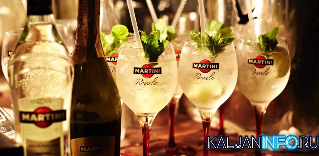 Мартини с мятой в бокале